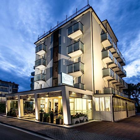 Hotel & Aparthotel Carinthia S Lido di Jesolo Kültér fotó