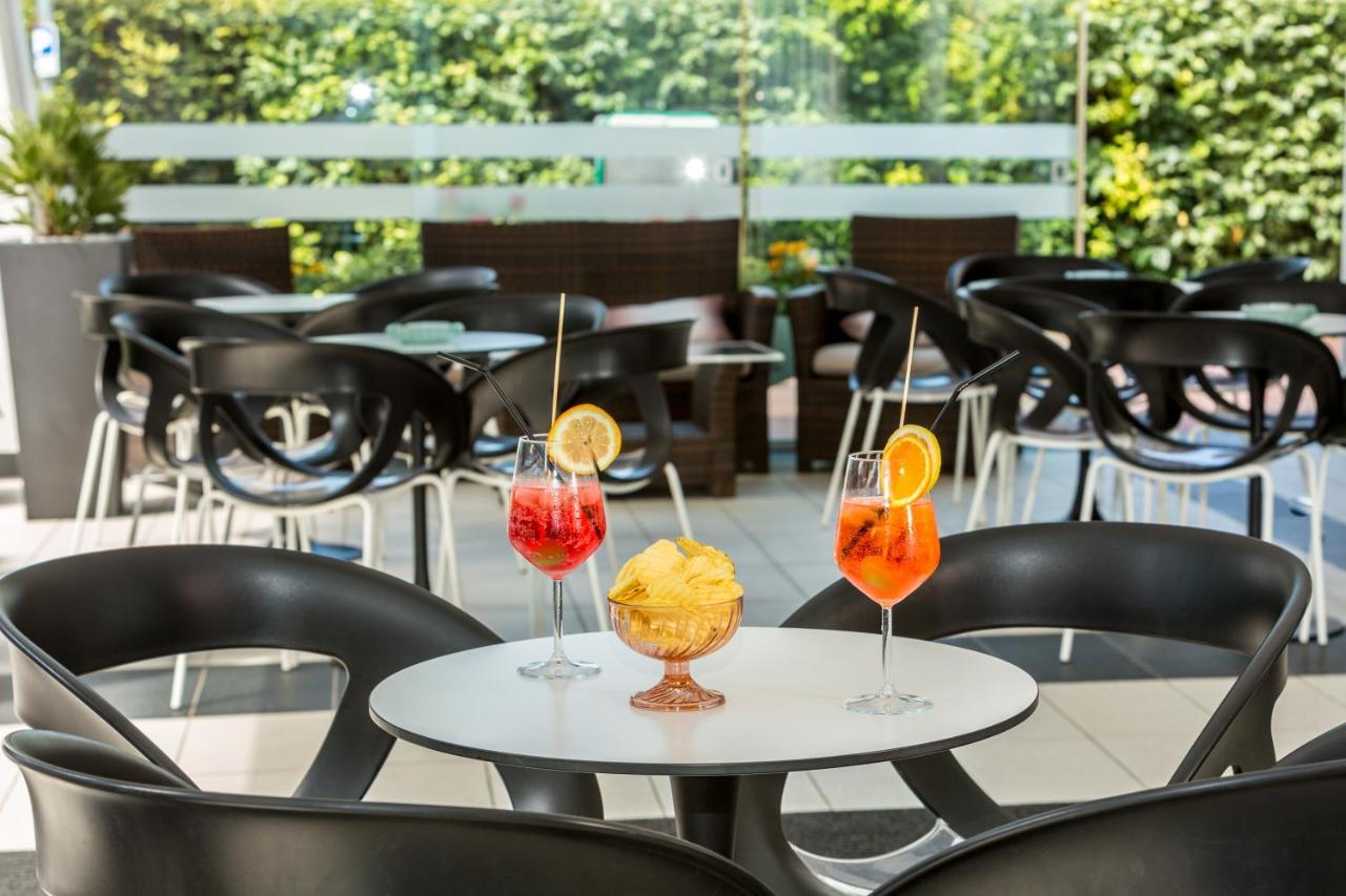 Hotel & Aparthotel Carinthia S Lido di Jesolo Kültér fotó