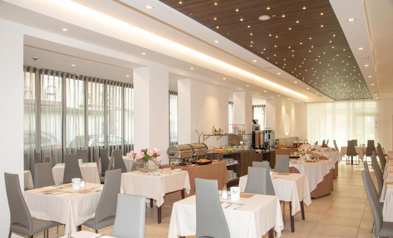 Hotel & Aparthotel Carinthia S Lido di Jesolo Kültér fotó