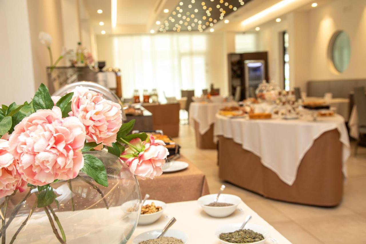 Hotel & Aparthotel Carinthia S Lido di Jesolo Kültér fotó